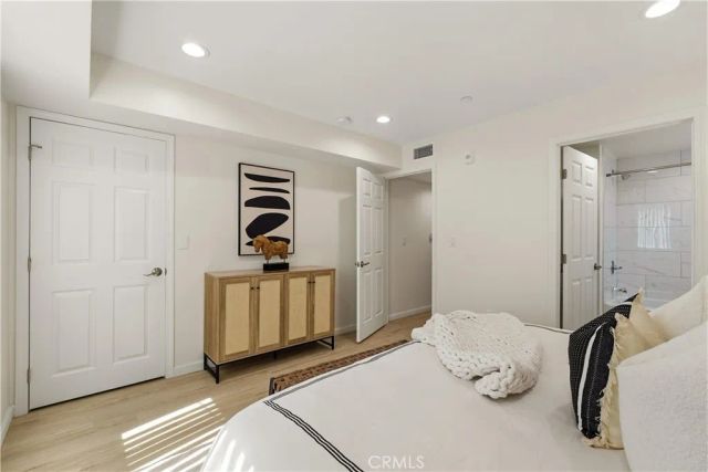 1409 N Hobart, Los Angeles, CA 90027