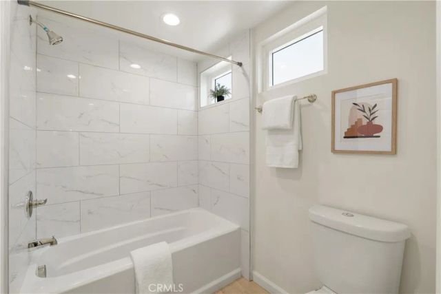 1409 N Hobart, Los Angeles, CA 90027