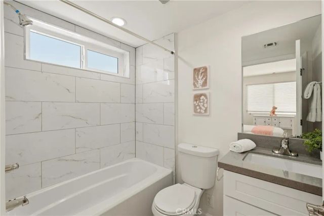 1409 N Hobart, Los Angeles, CA 90027