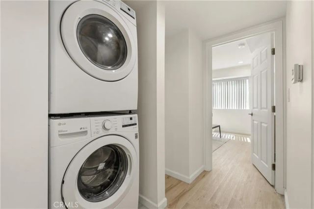 1409 N Hobart, Los Angeles, CA 90027