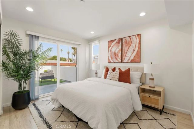 1409 N Hobart, Los Angeles, CA 90027