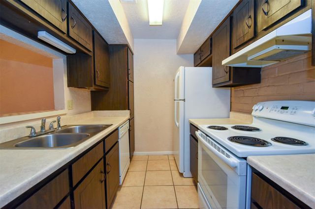 1524 Beaumont Road, Baytown, TX 77520