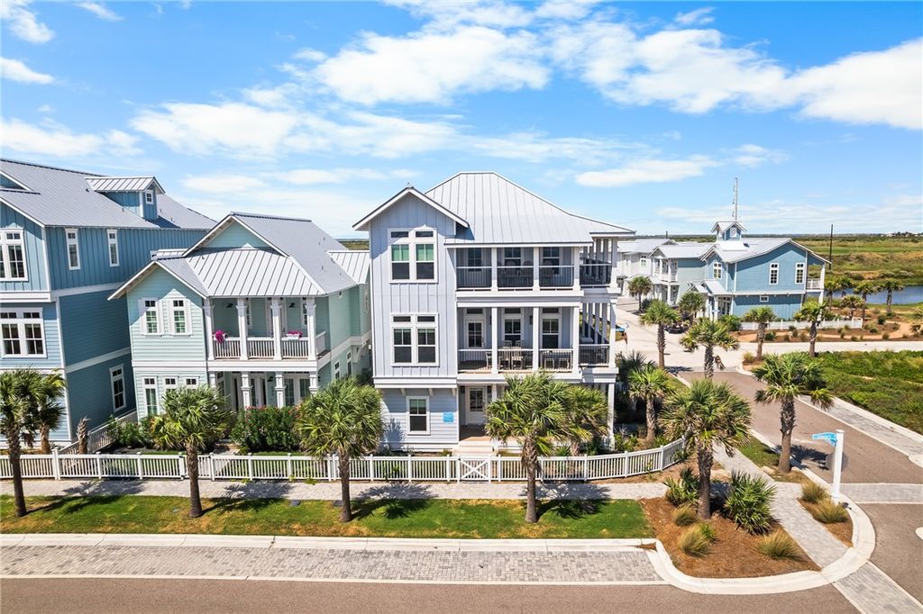641 Sunset Ave, Port Aransas, TX 78373 — photo 2