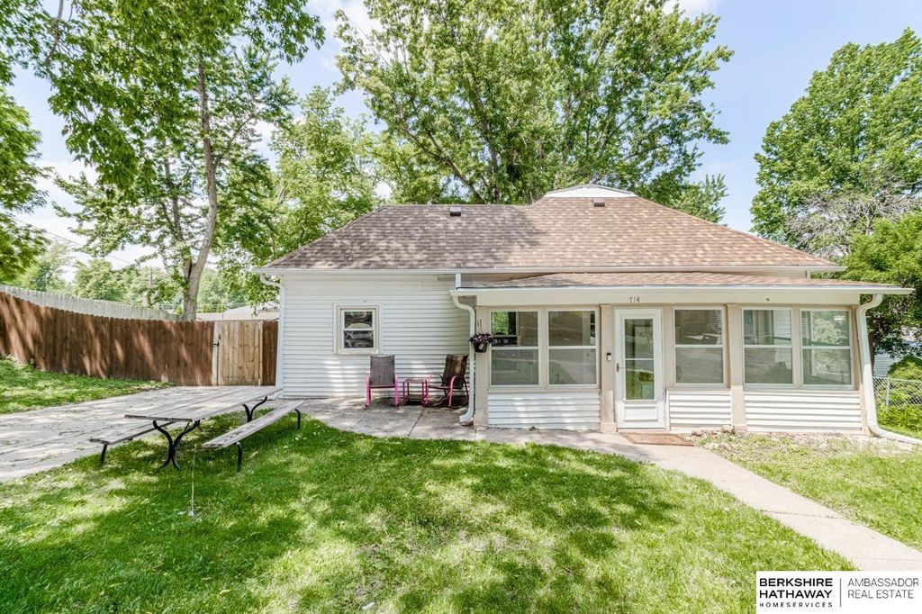 714 S 10th Street, Plattsmouth, NE 68048