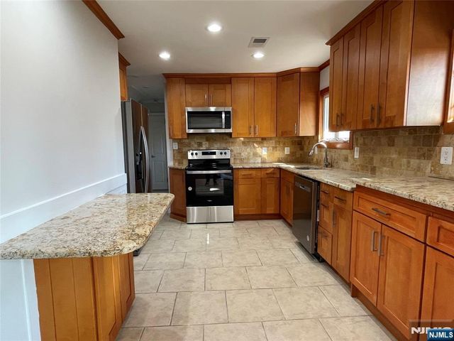 50 Knollwood Drive, Paramus, NJ 07652