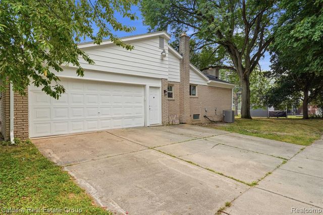 20291 Lacrosse Avenue, Southfield, MI 48076