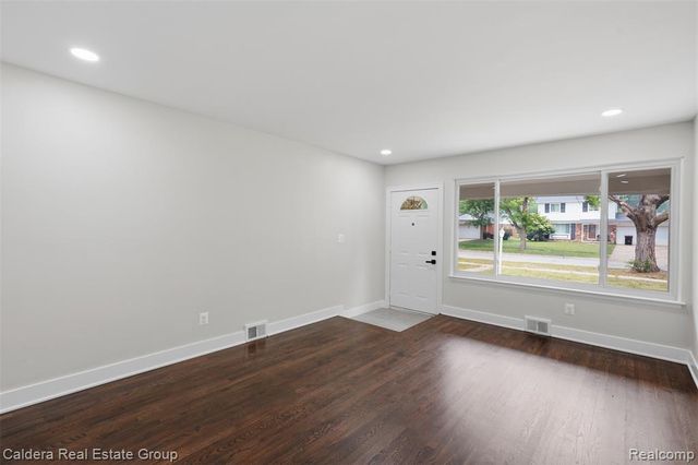 20291 Lacrosse Avenue, Southfield, MI 48076