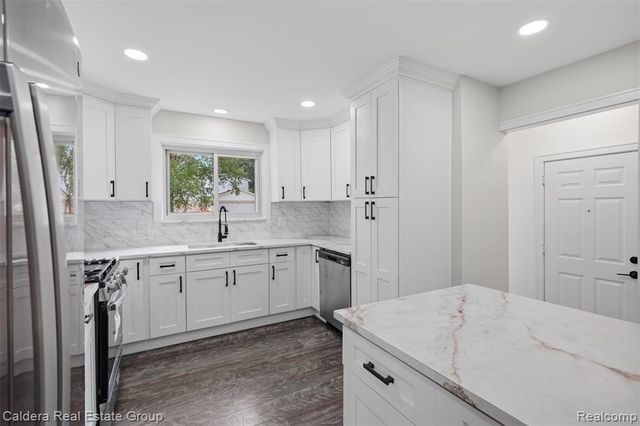 20291 Lacrosse Avenue, Southfield, MI 48076