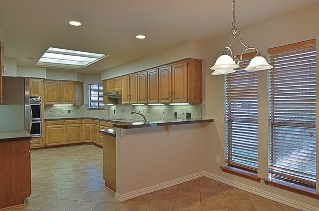 3 Whispering Vine Court, Grapevine, TX 76051