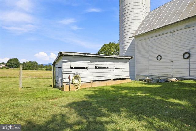 625 RIVERBEND RD, Stanley, VA 22851