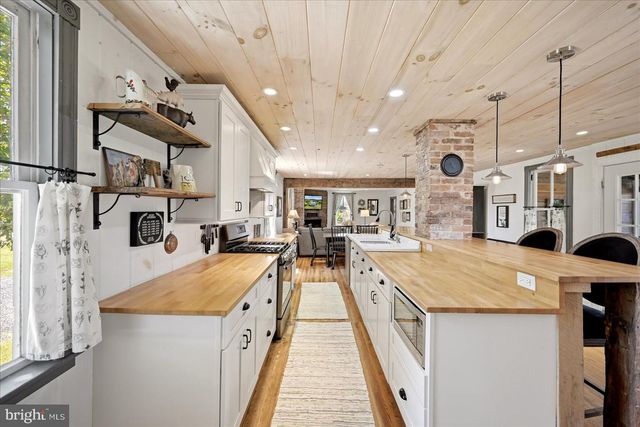 625 RIVERBEND RD, Stanley, VA 22851