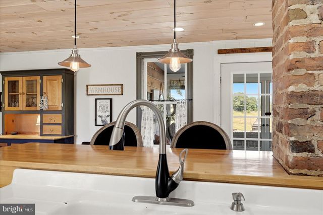625 RIVERBEND RD, Stanley, VA 22851