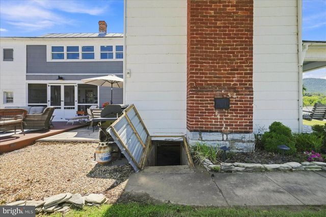 625 RIVERBEND RD, Stanley, VA 22851