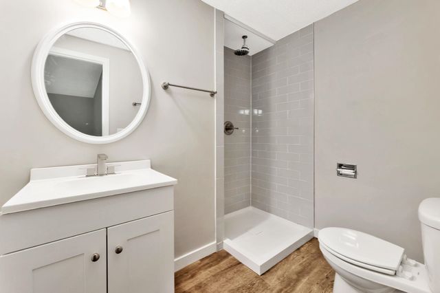 919 S Cypress St, Wichita, KS 67207