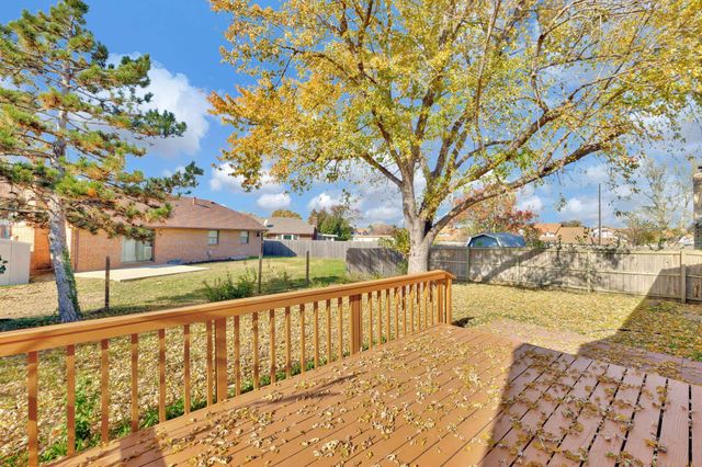 919 S Cypress St, Wichita, KS 67207