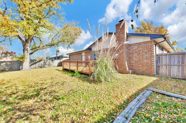 919 S Cypress St, Wichita, KS 67207