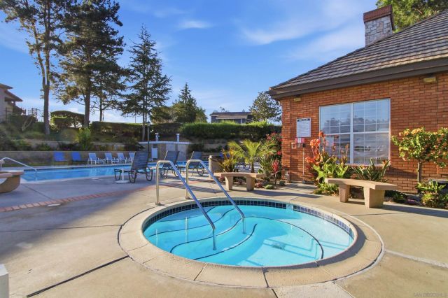 988 Rose Arbor Dr, San Marcos, CA 92078