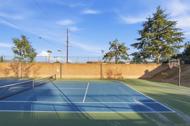 988 Rose Arbor Dr, San Marcos, CA 92078