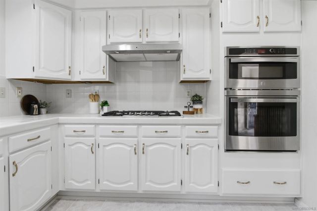 988 Rose Arbor Dr, San Marcos, CA 92078