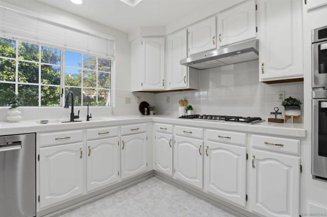 988 Rose Arbor Dr, San Marcos, CA 92078