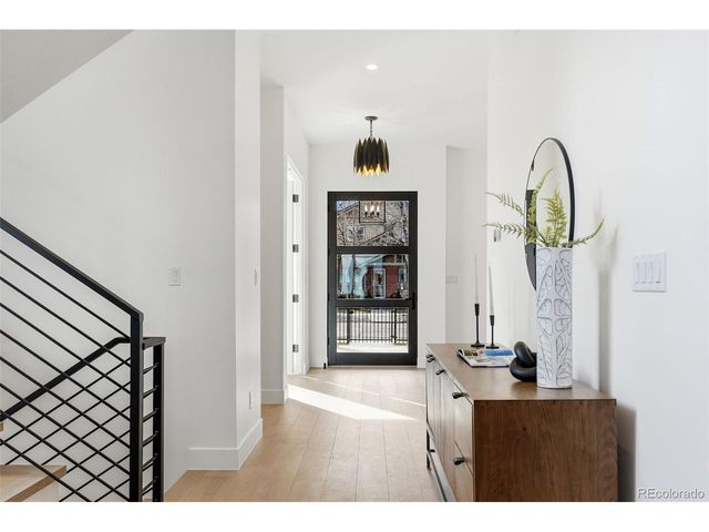 910 S Gaylord St, Denver, CO 80209