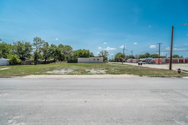 8021 White Settlement Road, White Settlement, TX 76108
