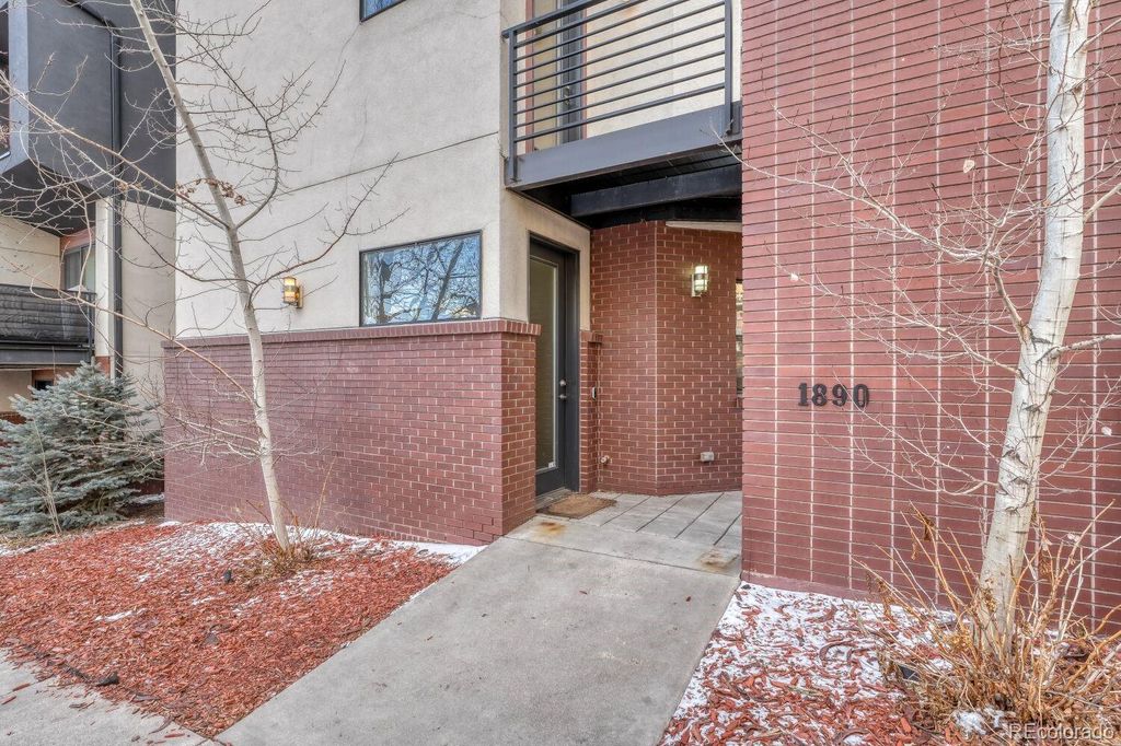 1890 W 32nd Avenue, Denver, CO 80211