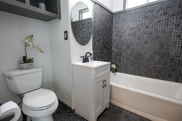 1938 Chelsea, Modesto, CA 95350