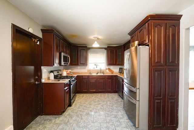 1938 Chelsea, Modesto, CA 95350
