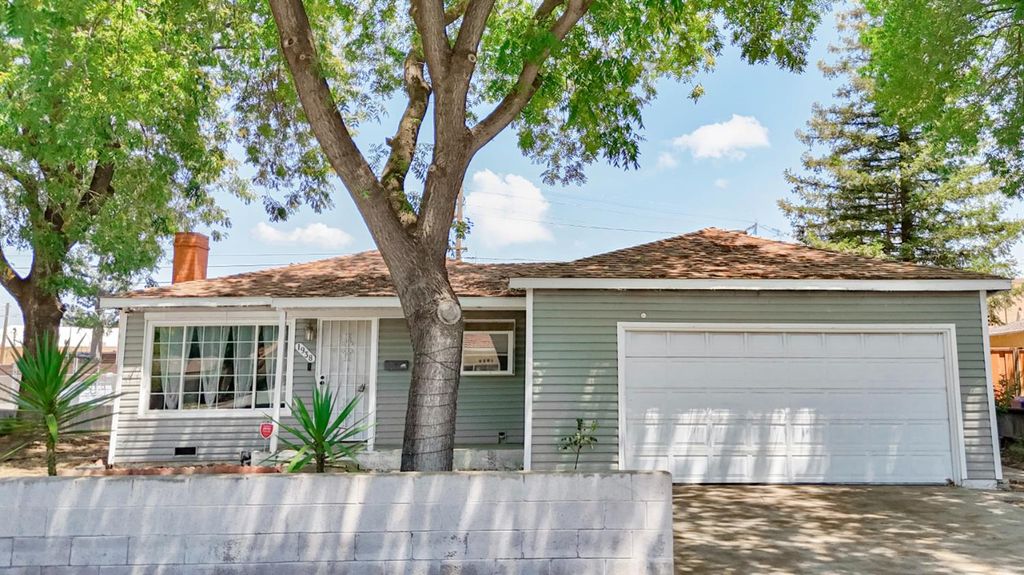 1938 Chelsea, Modesto, CA 95350