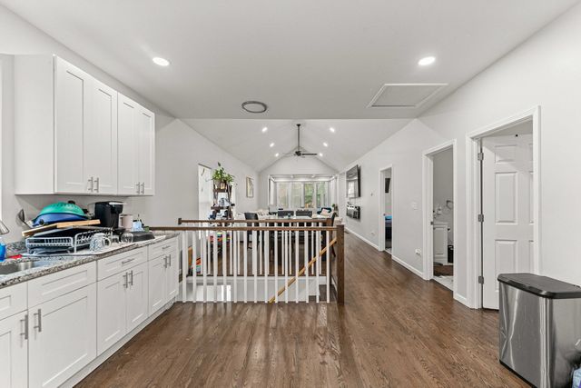 7651 S Cregier Avenue, Chicago, IL 60649