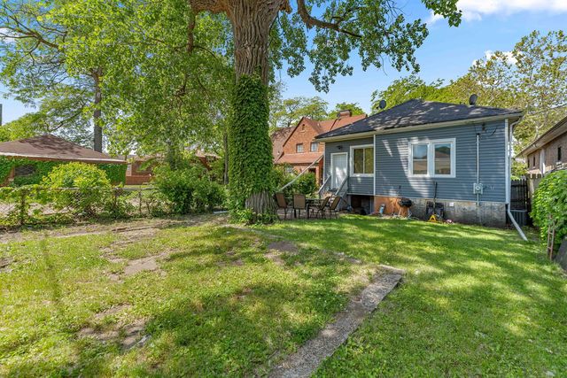 7651 S Cregier Avenue, Chicago, IL 60649