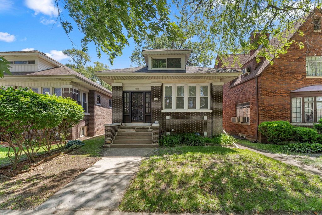 7651 S Cregier Avenue, Chicago, IL 60649