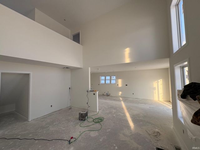 17412 Creekside Crossing Run, Huntertown, IN 46748