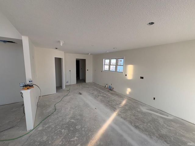 17412 Creekside Crossing Run, Huntertown, IN 46748