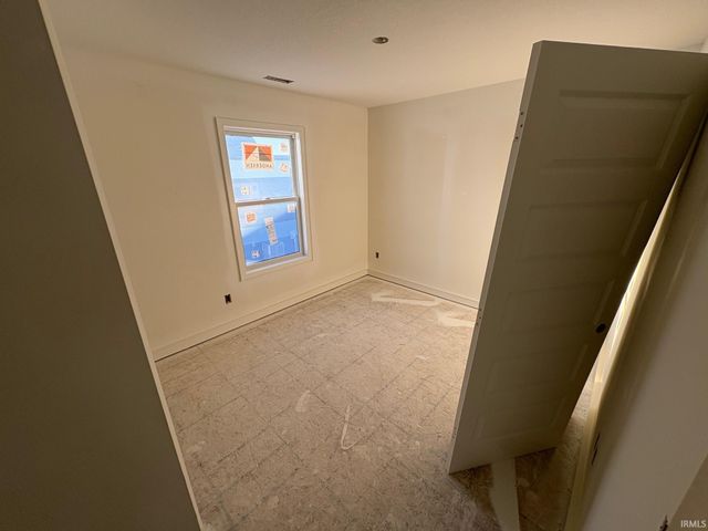 17412 Creekside Crossing Run, Huntertown, IN 46748