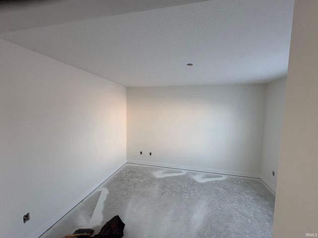 17412 Creekside Crossing Run, Huntertown, IN 46748