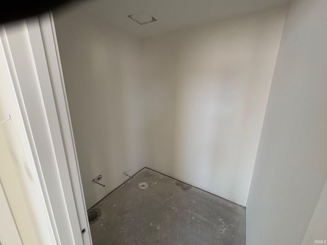 17412 Creekside Crossing Run, Huntertown, IN 46748