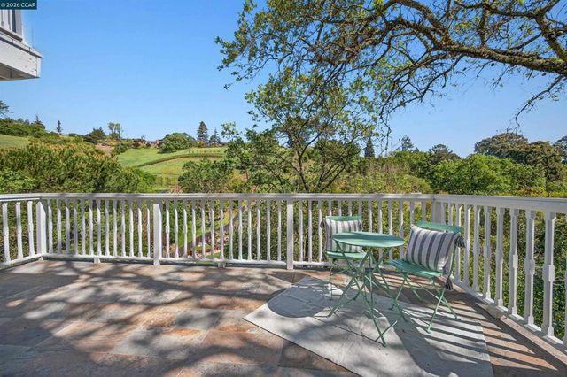 3424 Woodview Dr, Lafayette, CA 94549