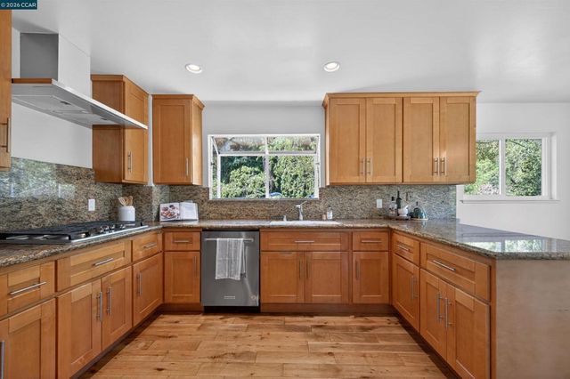 3424 Woodview Dr, Lafayette, CA 94549