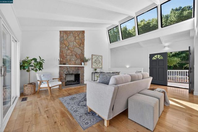 3424 Woodview Dr, Lafayette, CA 94549