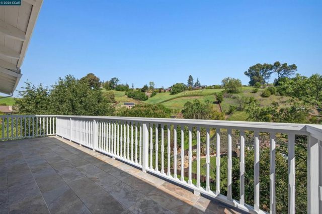 3424 Woodview Dr, Lafayette, CA 94549