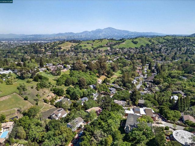 3424 Woodview Dr, Lafayette, CA 94549