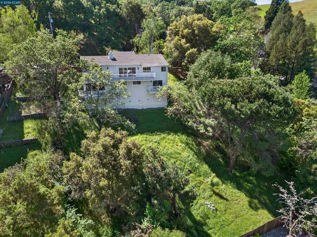 3424 Woodview Dr, Lafayette, CA 94549