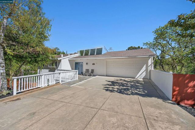 3424 Woodview Dr, Lafayette, CA 94549