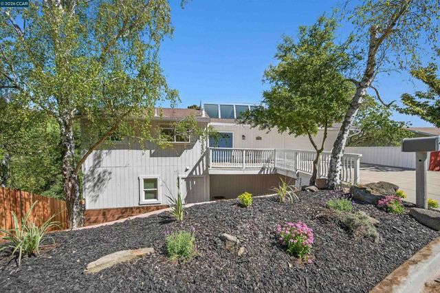 3424 Woodview Dr, Lafayette, CA 94549