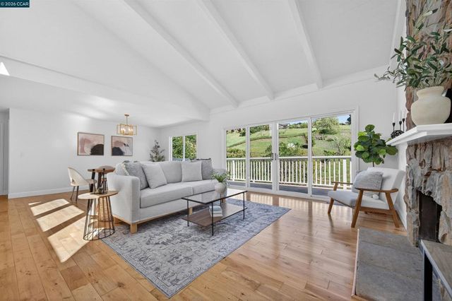 3424 Woodview Dr, Lafayette, CA 94549