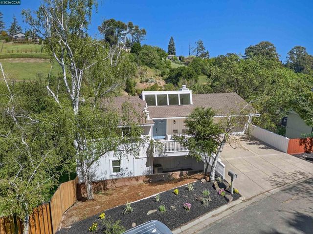3424 Woodview Dr, Lafayette, CA 94549