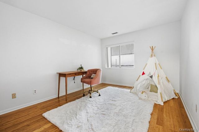 359 N Greeley Avenue, Chappaqua, NY 10514
