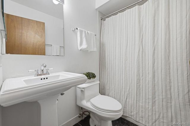 359 N Greeley Avenue, Chappaqua, NY 10514
